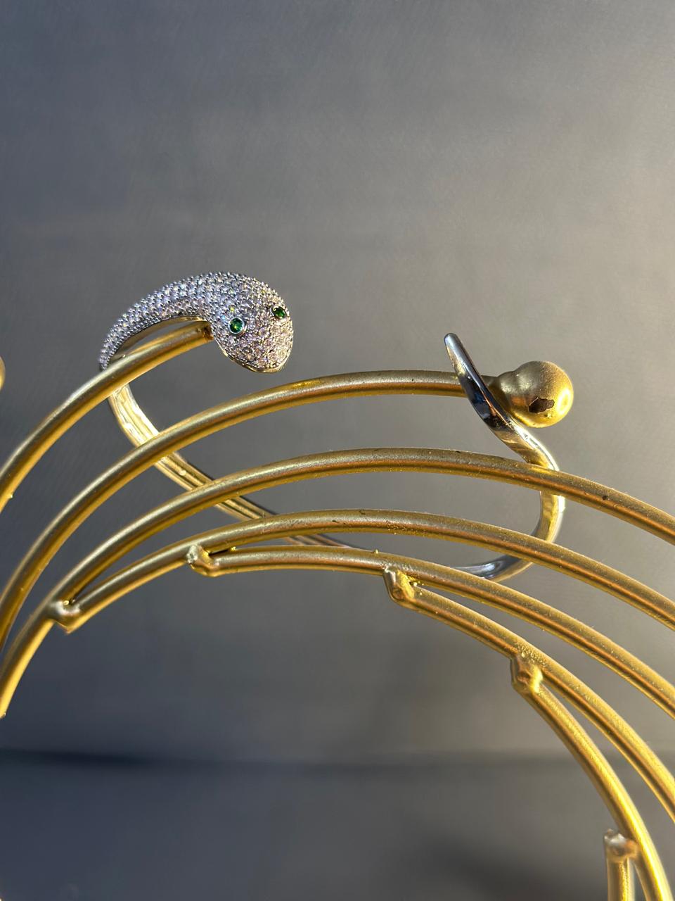 The Apex Cuff