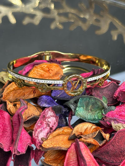 The Vesta Bangle - Your Signature of Modern Elegance