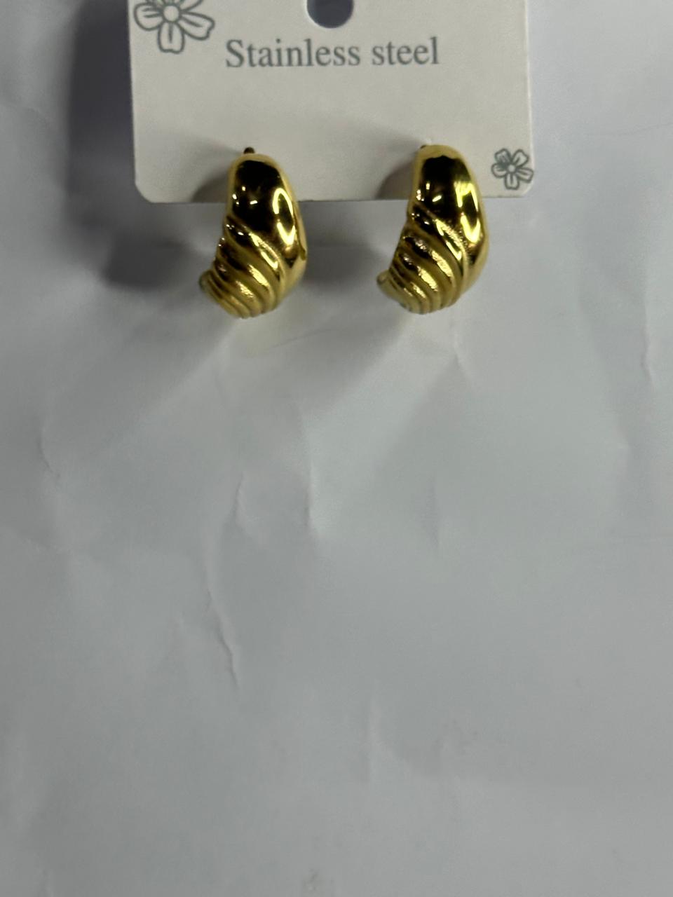 The Conch Earring