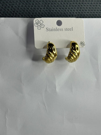 The Conch Earring