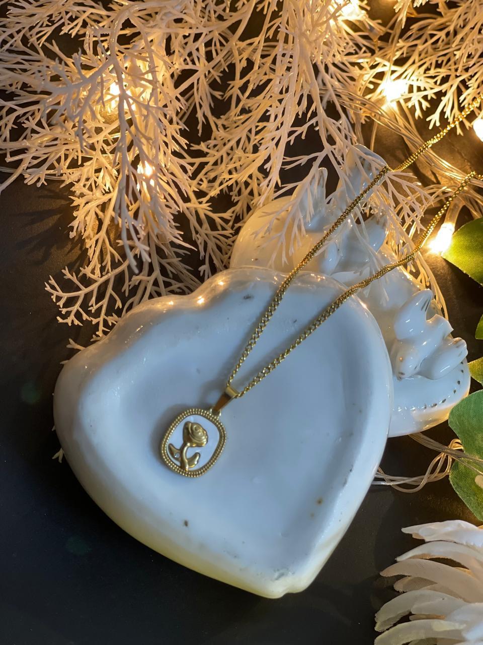 Poet's Rose Necklace