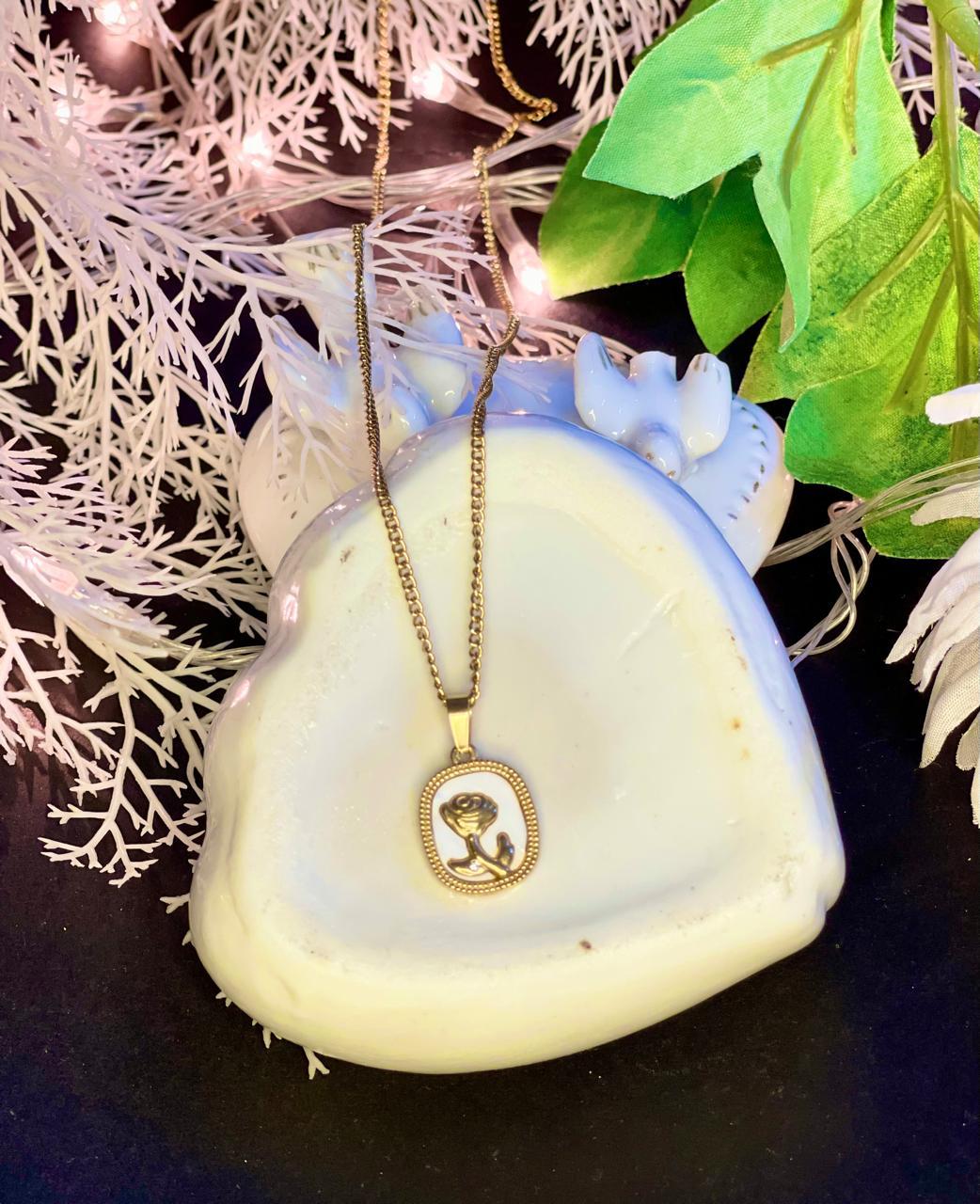 Poet's Rose Necklace