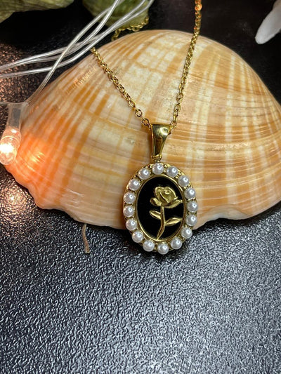 Rosamund Pendant