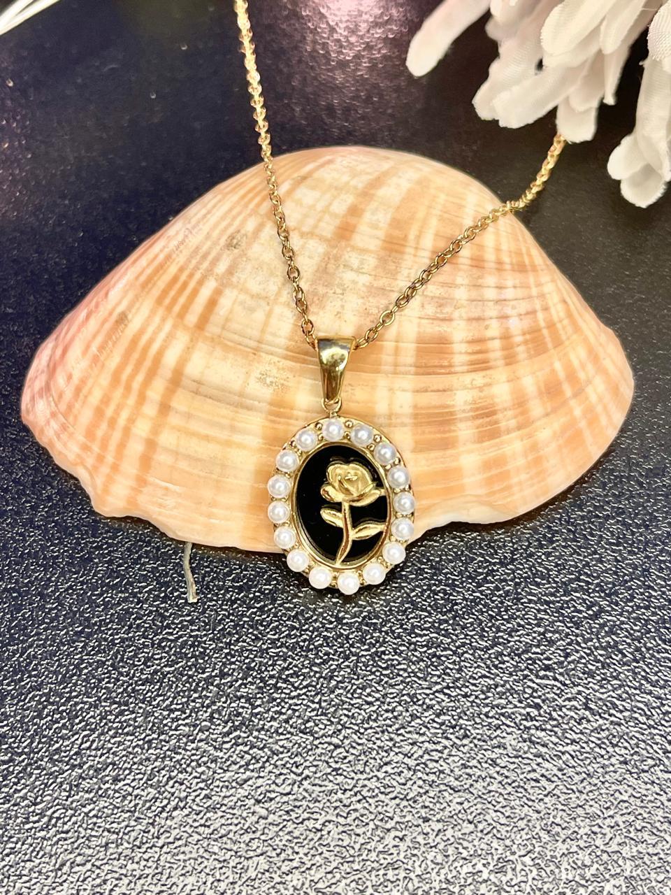 Rosamund Pendant